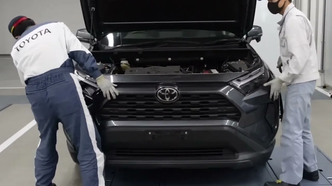 RAV4(TOYOTA)のカスタム ヘッドランプデザインアップグレード