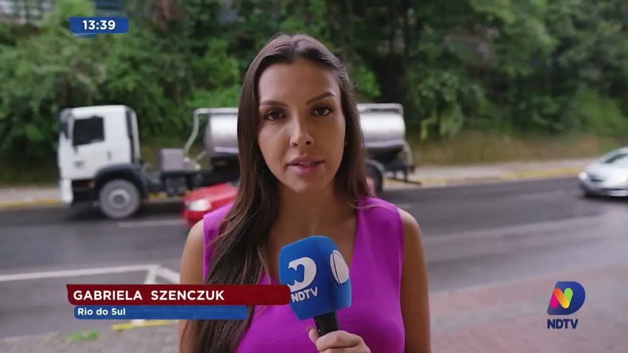 Casa de madeira é completamente consumida por incêndio em Taió