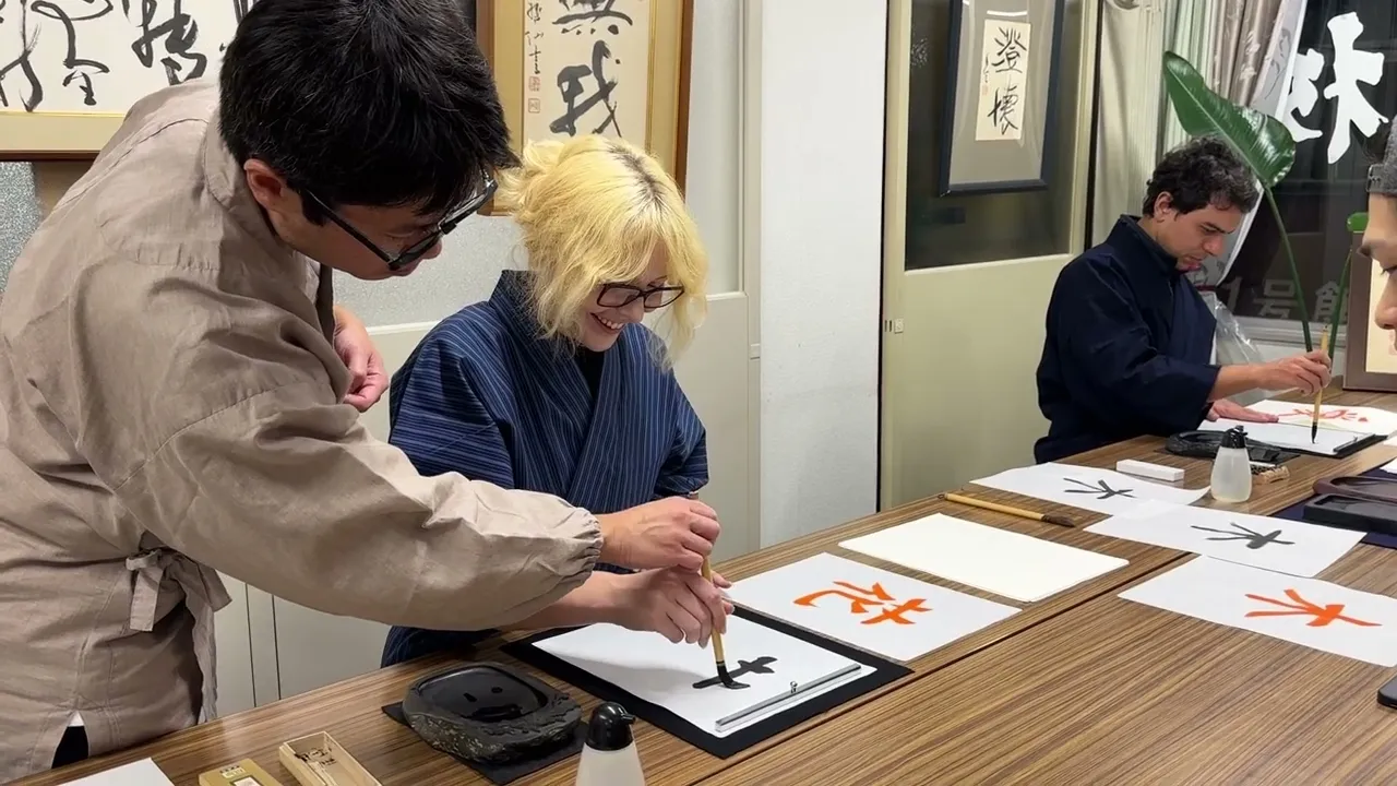 Tokyo Calligraphy Workshop and Original T-Shirt Creation by local guide stars