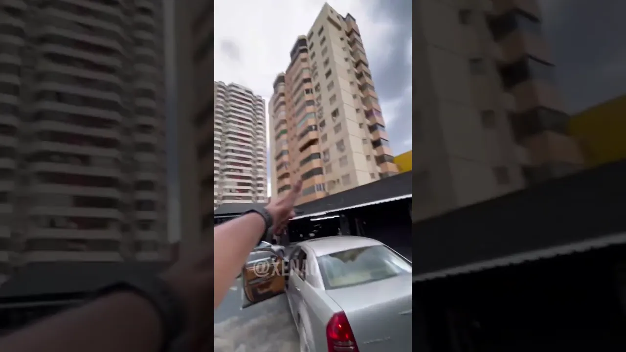 Traz o amor da vida em 10 segundos #carrosdoxenao #chrysler300c