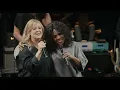 Download Lagu House of Worship \u0026 CeCe Winans \u0026 Darlene Zschech - Shout To The Lord (Official Music Video)