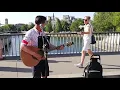 Download Lagu A busker sings Queen, when suddenly a passerby begins to dance | Roman Roses