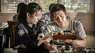 دكتورة مجنونة قررت تخلي رجل الاطفاء الوسيم يحبها بالعافية علشان يشهد معاها في قضيه ومتترفدش ملخص 