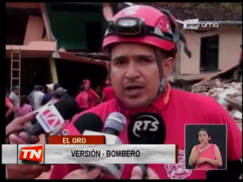 Varias viviendas y un vehículo destruidos tras derrumbe en Atahualpa