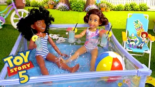 Muñeca Toy Story Bonnie Juega en La Piscina