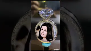 يا حبيبي مين انا انا مين ولا انت مين ولا احنا فين يا حبيبي ده احنا روح بتحب روح للحب يا روح الروح دندنها