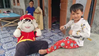 BADUT BOBOIBOY AJAK BOCIL JAJAN PAKAI SEPEDA SAMPAI JATUH, KASIHAN BANGET BOCILNYA