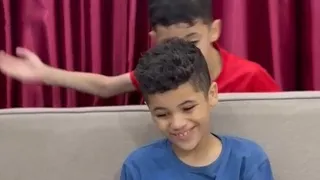 ‏لما تبقى قاعد مستجم واخوك ‏يعمل فيك مقلب ￼😳🧏