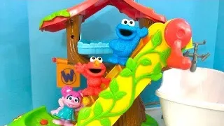 SESAME STREET Toys WEEBLES TREEHOUSE Surprises and Kitty In Bath Tub Playing Compilation!