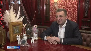 Известный омский предприниматель Юрий Чащин показал «Вестям» свою коллекцию дорогих вещей из СССР