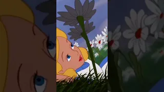 اليس فى بلاد الخيال Shorts 