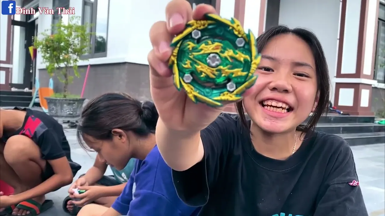 Thái Chuối | Trò Chơi Con Quay Thần Tốc