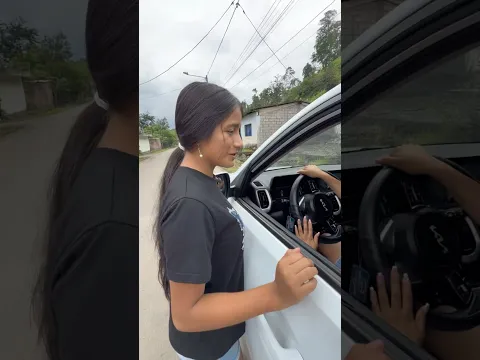 Le mandan a traer la cartera y ellas se van en el auto 🚘