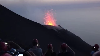 Beating the Beast – Hiking up the Stromboli Volcano – EP 06 Sailing Seatramp