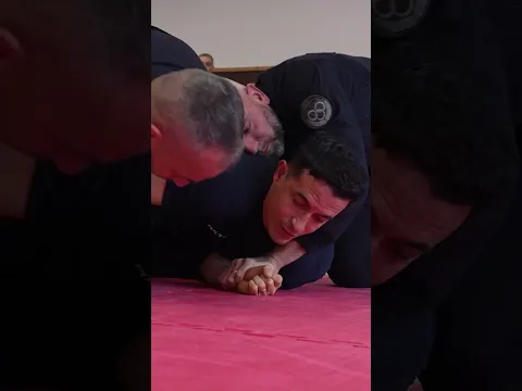 Technique d'immobilisation par la Police Nationale ! 👮🏻‍♂️🇫🇷