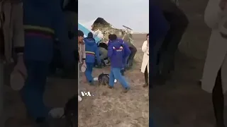 لحظه بیرون کشیدن مسافرانی که در سقوط هواپیمای جمهوری آذربایجان زنده ماندند 