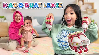 Download SEPATU RODA BUAT ADIK BAYI LEXIE 😍 LEIKA SEDIH HADIAH LEXIE HILANG 😭 KADO SPESIAL SURPISE! MP3