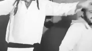 اللي تعبنا سنين في هوا عامل نفسو ميعرفنشي 