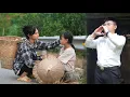 Download Lagu The moment that made everyone cry: Single mother helps baby girl find her parents