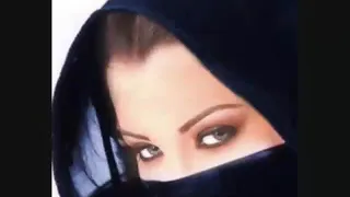 ساجدة ارفعي البوشية دندنها