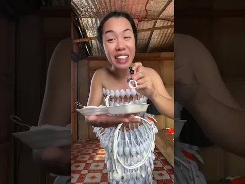 My oufit made in plastic spoon “DGWM”