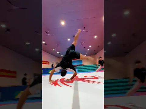 PARKOUR TRAINING ON AIRTRACK