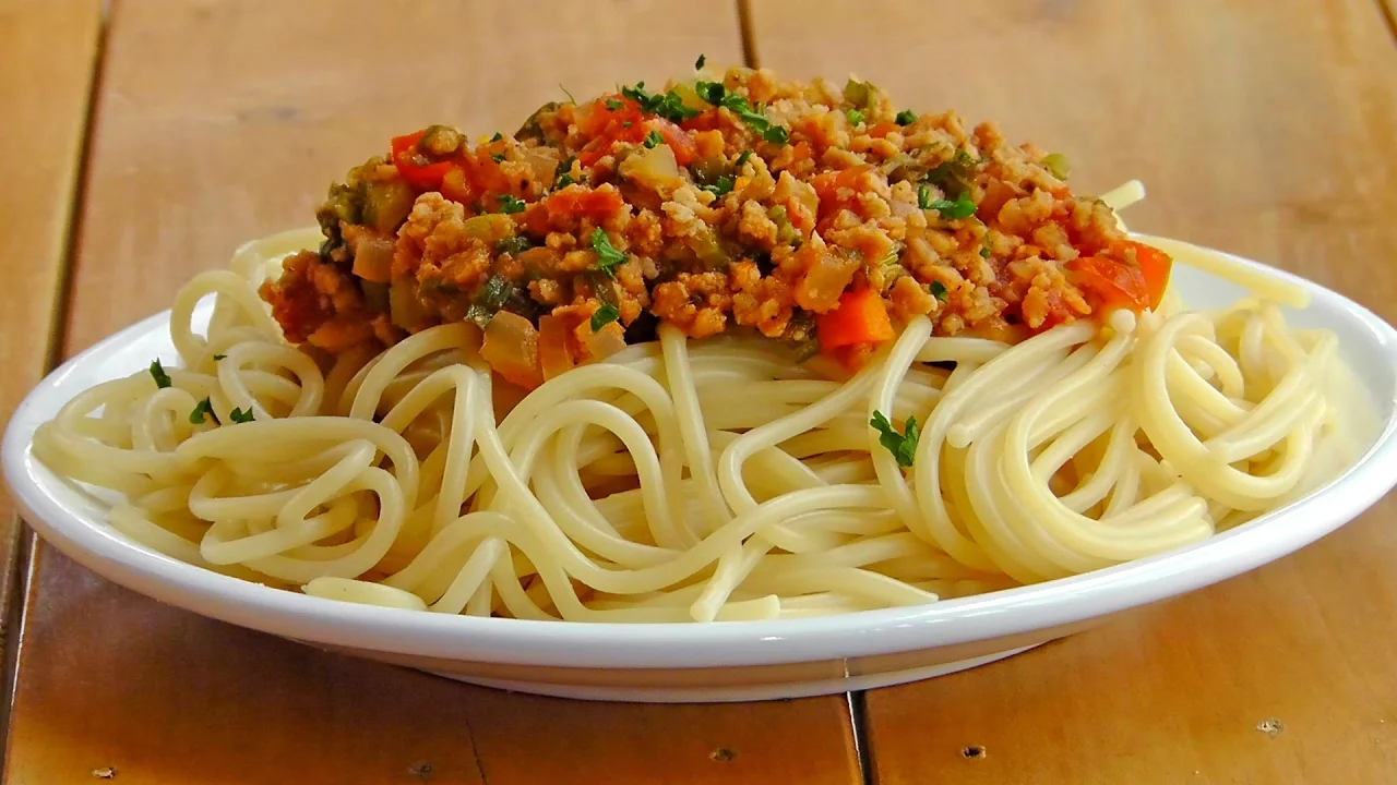 Hearty Lentil Spaghetti Bolognese (Vegan)