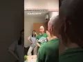 Download Lagu ESSA MENINA FEZ UMA PEGADINHA NA CARECA DE SEU PAI🤣🤣