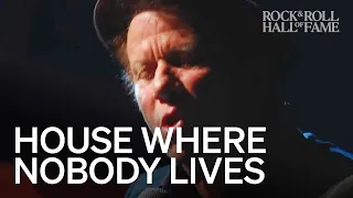 Tom Waits "House Where Nobody Lives" Live | Rock Hall 2011 Induction