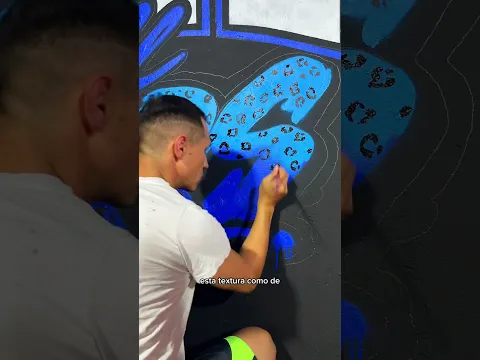 Pintando un mural en Bucaramanga 🐆💙 #art #mural