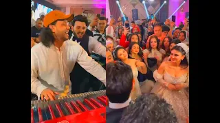 عمرو الجزار وعبسلام فرح ابن احمد شيبة      القاعة كلها بتتحظ دندنها