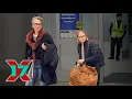 Jodie Foster Takes Selfie With Traffic Cop After Landing At LAX Wife Alexandra Hedison