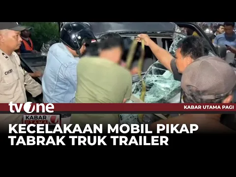 Diduga Sopir Mengantuk, Mobil Pikap di Ngawi Tabrak Truk Trailer hingga Ringsek