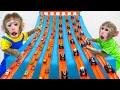 Download Lagu KiKi Monkey go shopping Monster Truck and Hot Wheels to play Hot Wheels Track | KUDO ANIMAL KIKI
