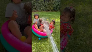 لما تكون الأم ما عايشة طفولتا Baby Babytwins Youtubeshorts Twinsisters 