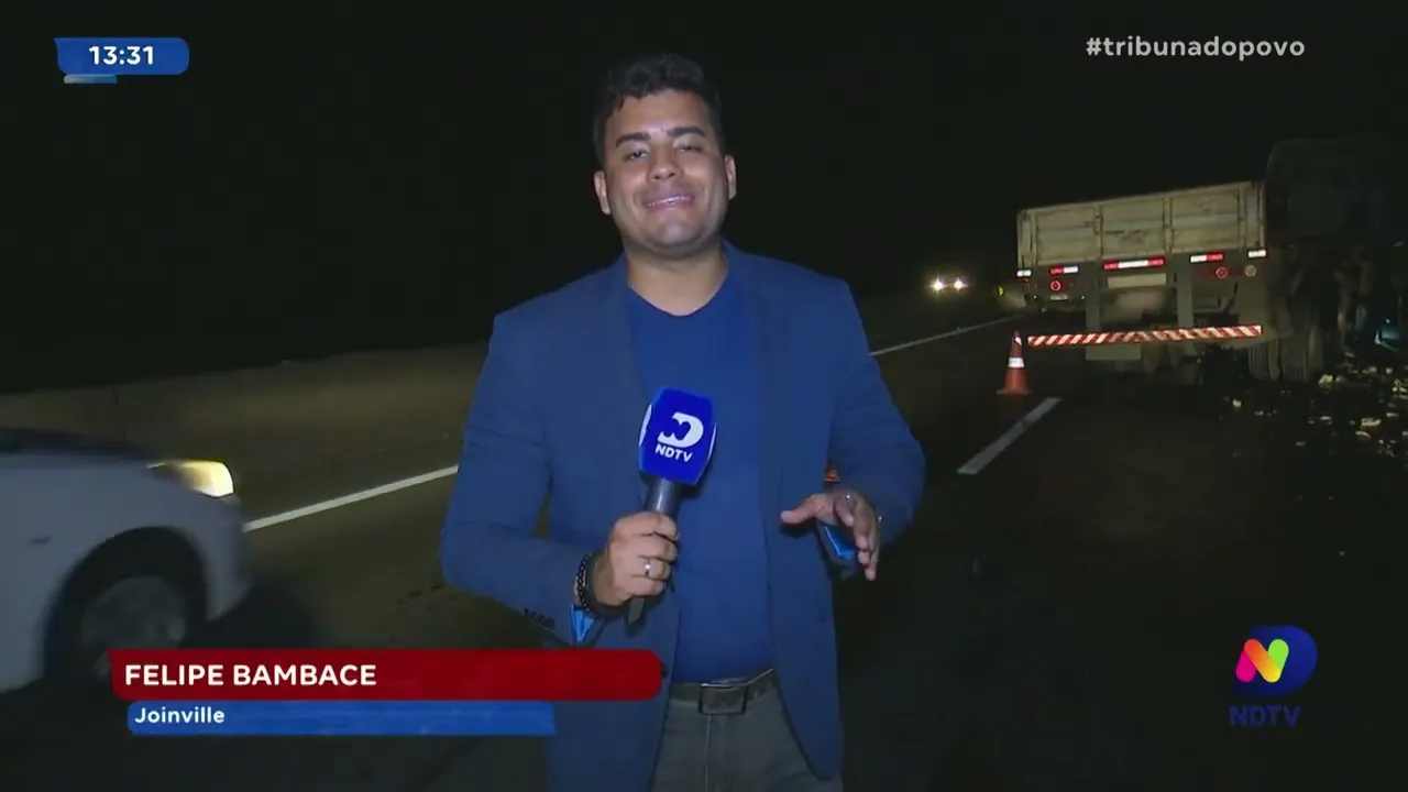 Colisão de caminhões: acidente na BR-101 gera fila de 15km