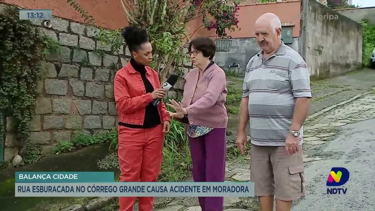 Rua esburacada causa acidente em moradora, no Córrego Grande, em Florianópolis