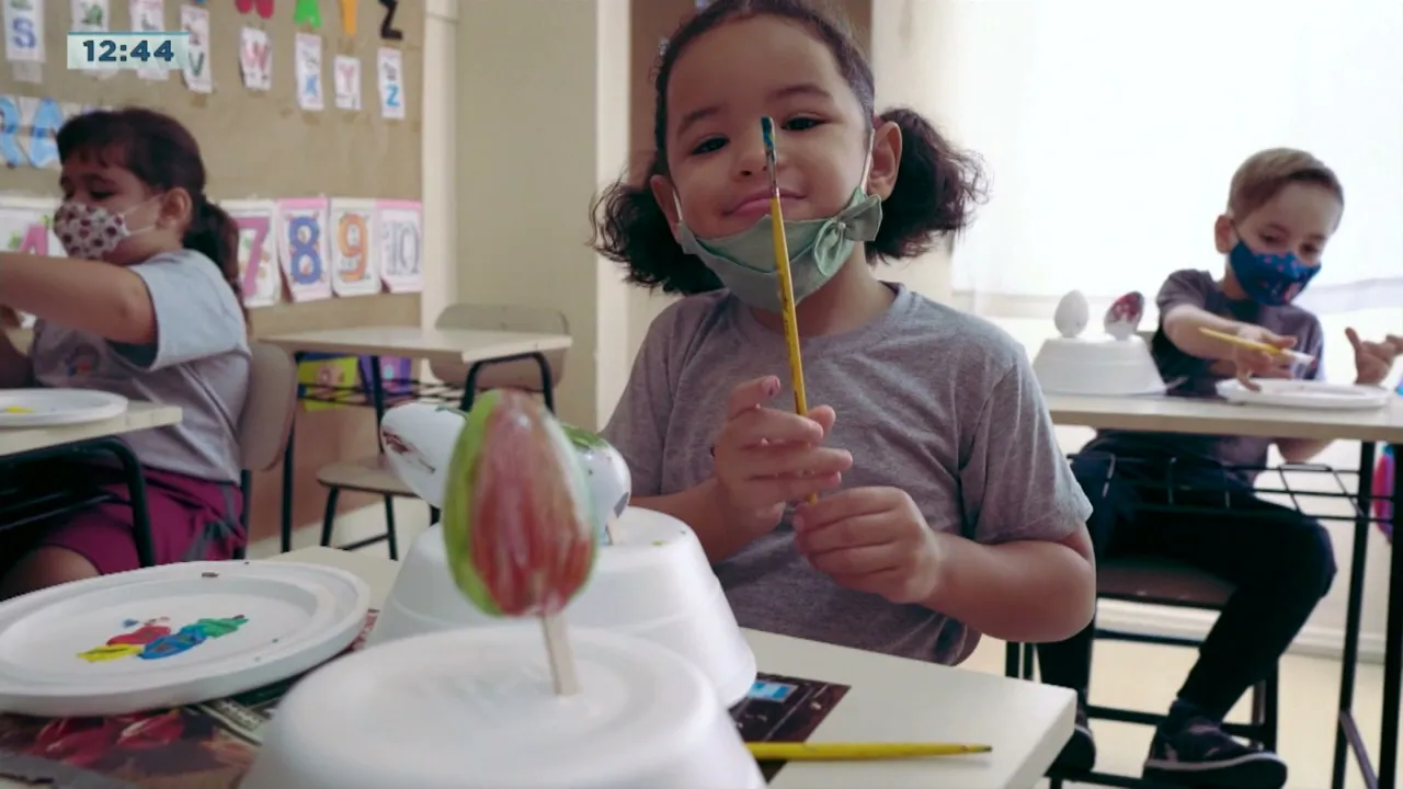 Especial Mundo Azul: Conheça como é a educação e o desenvolvimento de um autista