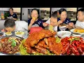 Download Lagu 蠢老公抢光饭菜得意洋洋，我反手端出红烧肉，他瞬间傻掉！【敏哥夫妇日常】