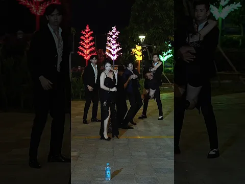 What a surprise, my friend #dance #trinhhyy #love #viral #funny #comedy #cute