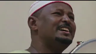 ي ارب بالمصطفى بلغ مقاصدن ا  واغفر لنا ما مضى يا واسع الكرم دندنها