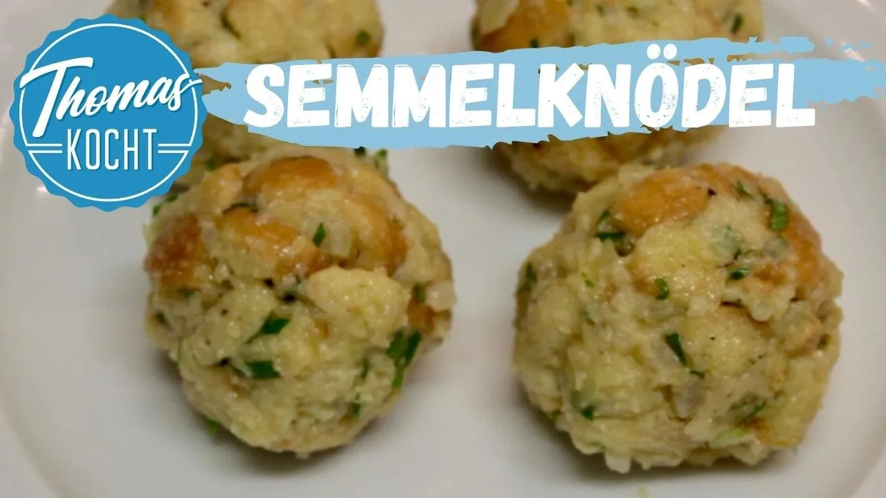 Resi Oma kocht - Semmelknödel. 