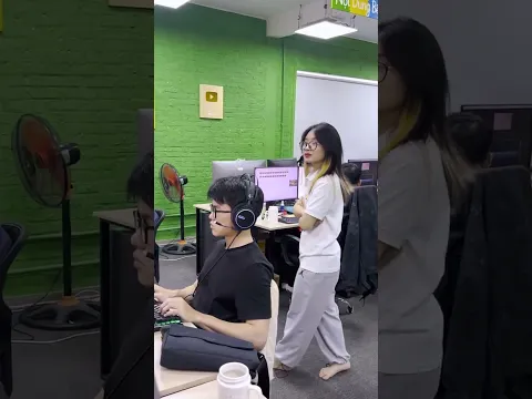 Người chơi hệ... camera chạy bằng cơm 👀