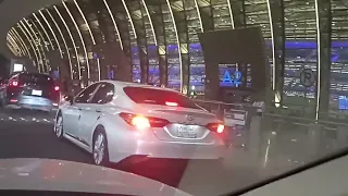 المدخل إلى صالة المغادرة مطار الملك عبدالعزيز الدولي جدة صالة                                      دندنها