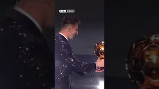سواريز يسل م ميسي الكرة الذهبية  سواريز يسل م ميسي الكرة الذهبية