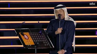 فنان العرب يبدأ وصلته الغنائية الثانية بأغنية  رذاذ  دندنها