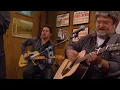 SHENANDOAH sings THE CHURCH ON CUMBERLAND ROAD on LARRY'S COUNTRY DINER!