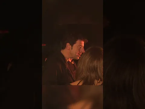 Patrick Bruel s'énerve car ses bouteilles d'eau ne sont pas ouvertes sur scène