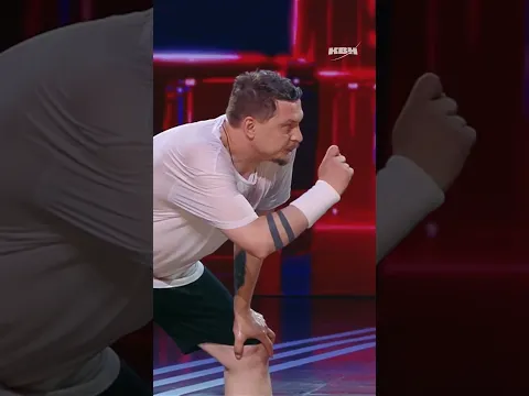 Облила мужчину