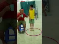 Download Lagu Grappige video | Vader helpt zoon #korte broek #grappig